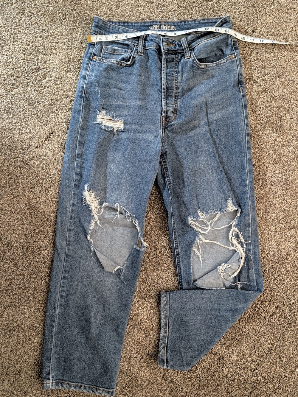 Wild Fable Distressed High-Rise Women’s Jeans - Blue Size 6